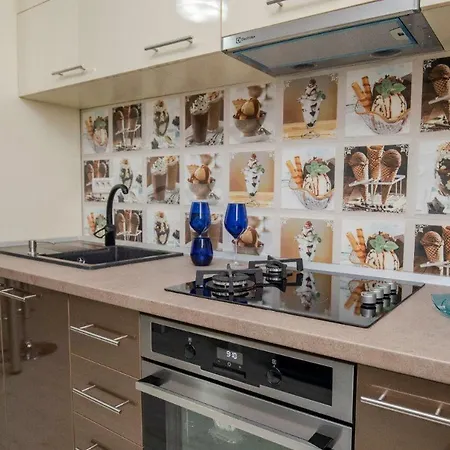 Apartament 2 Situat Langa Plaja Lägenhet *